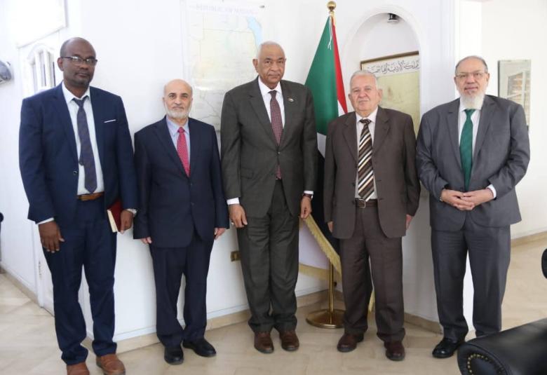 
<span>زياره إلى السفير السوداني دعماً لوحدة السودان ووقف الحرب</span>
